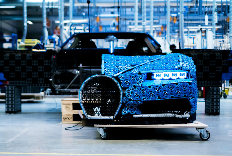 Illustration for article titled Lego construye su pieza más épica: un Bugatti Chiron a tamaño real manejable con más de un millón de piezas